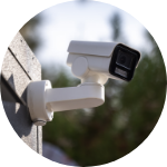 Surveillance : caméra extérieure de vidéosurveillance sur son support